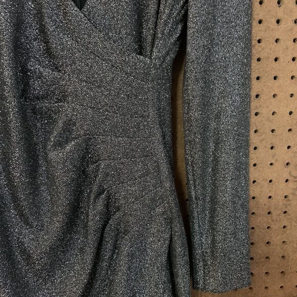 DKNY Wrap Dress Silver Metallic Long Sleeve Deep V-Neck Sz 8 Holiday New Years - Picture 5 of 8